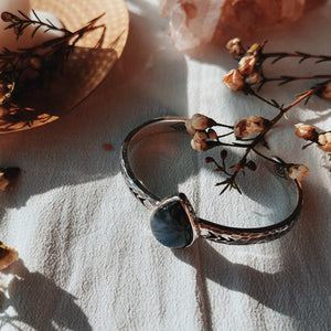 Heirloom cuff ||  Labradorite
