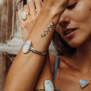 Heirloom Cuff || Rainbow Moonstone