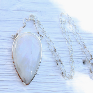 Moonstone Necklace || grand tear