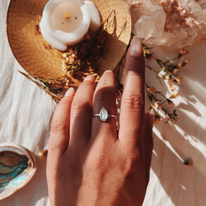 Moonstone Elfin Ring || Petit Tear