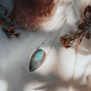 Labradorite Necklace || grand Tear