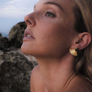 Sunbeam Stud :: Faceted labradorite