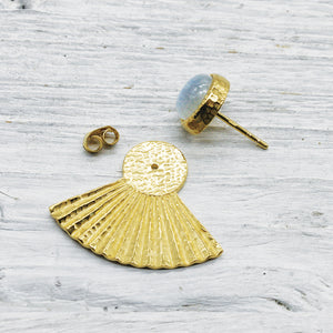 Sunbeam Stud :: Moonstone