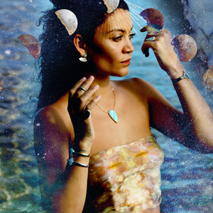 Sunbeam Stud :: Moonstone