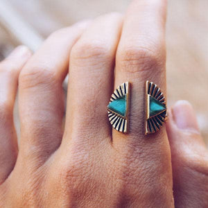 Shape Shift Ring || Labradorite