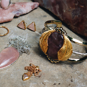 Grand Pyramid Studs : Rose Quartz