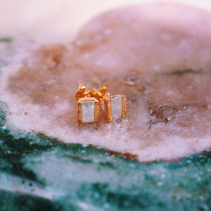 Divinity stud :: Moonstone