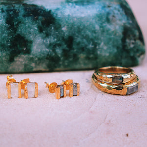 Divinity stud :: Moonstone