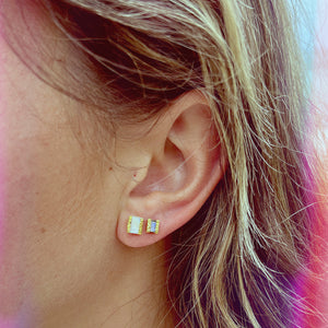 Divinity stud :: Moonstone