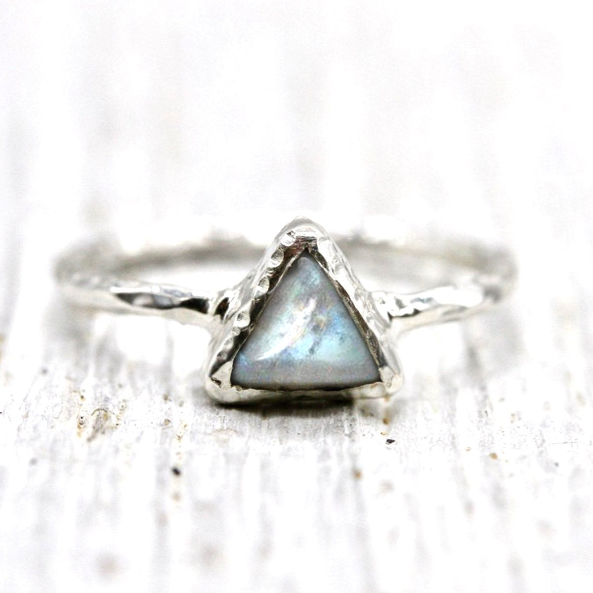 Moonstone Pyramid Elfin Ring :: Petit