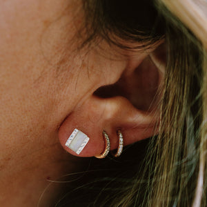 Divinity stud :: Moonstone