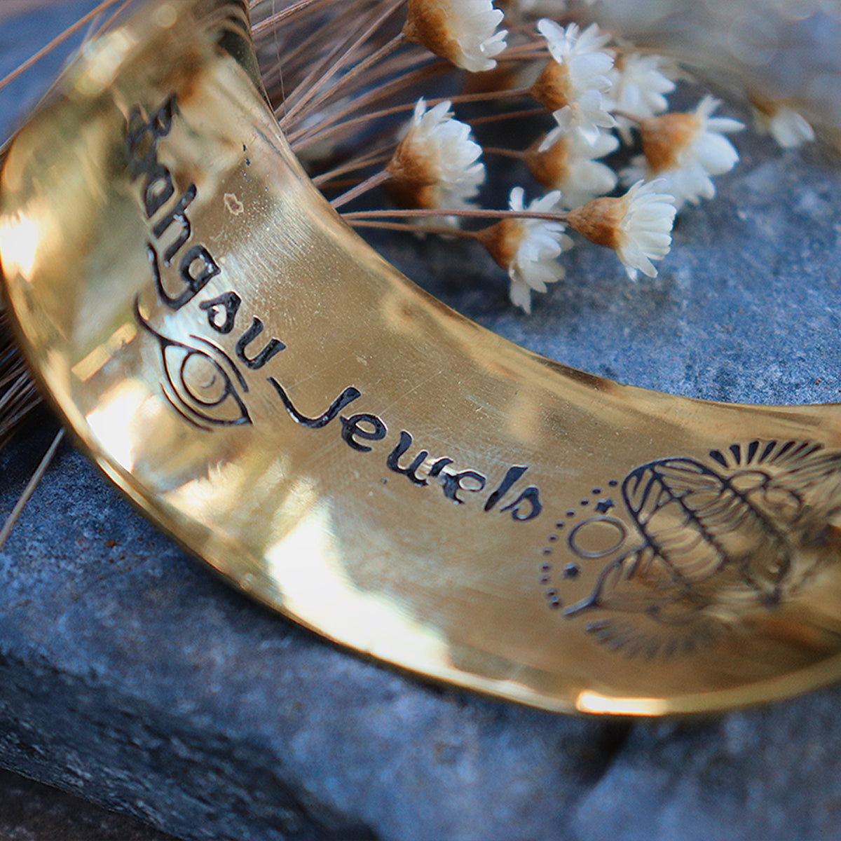 Women's Cuff - Xavier Rudd Collab - Bahgsu