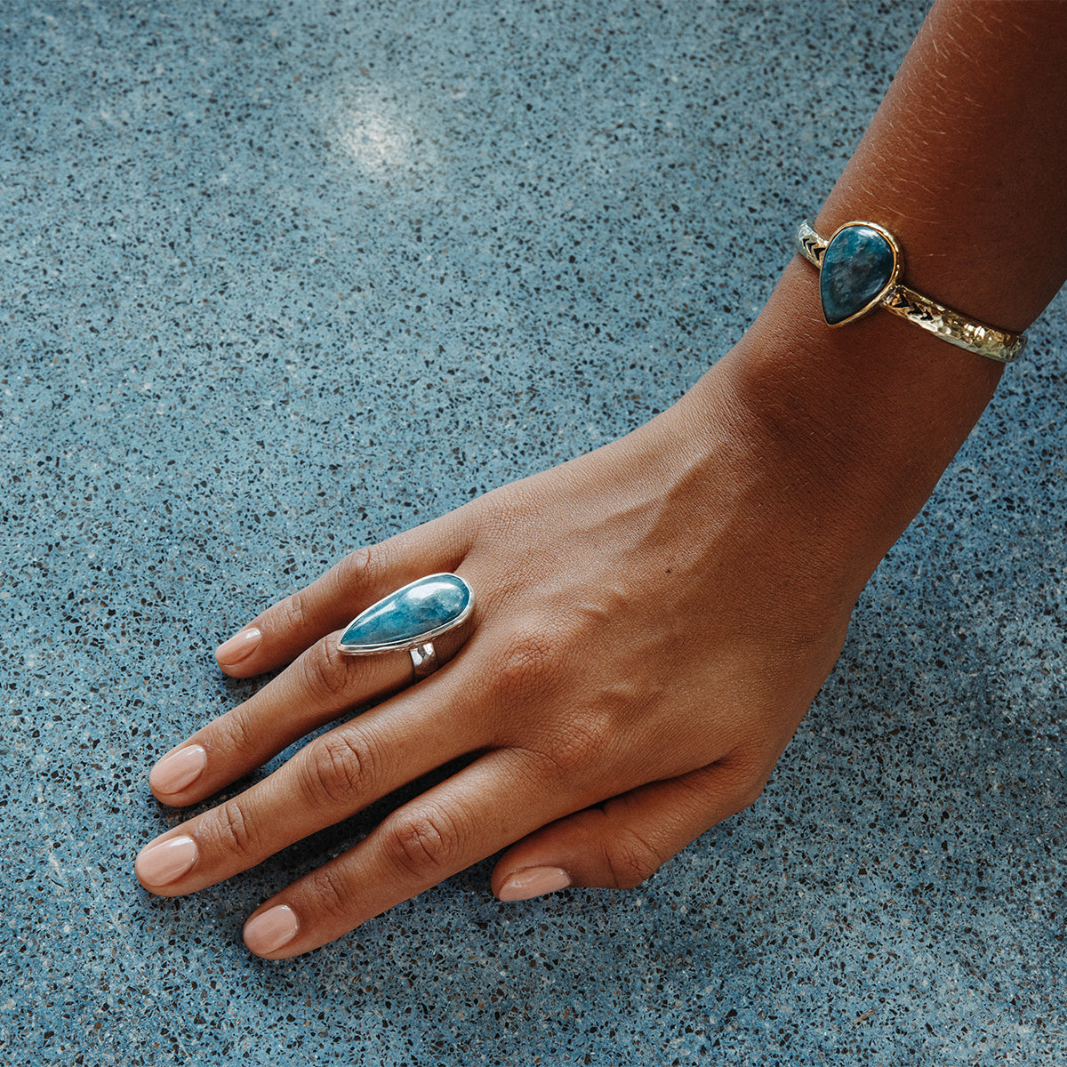 Apatite Ring