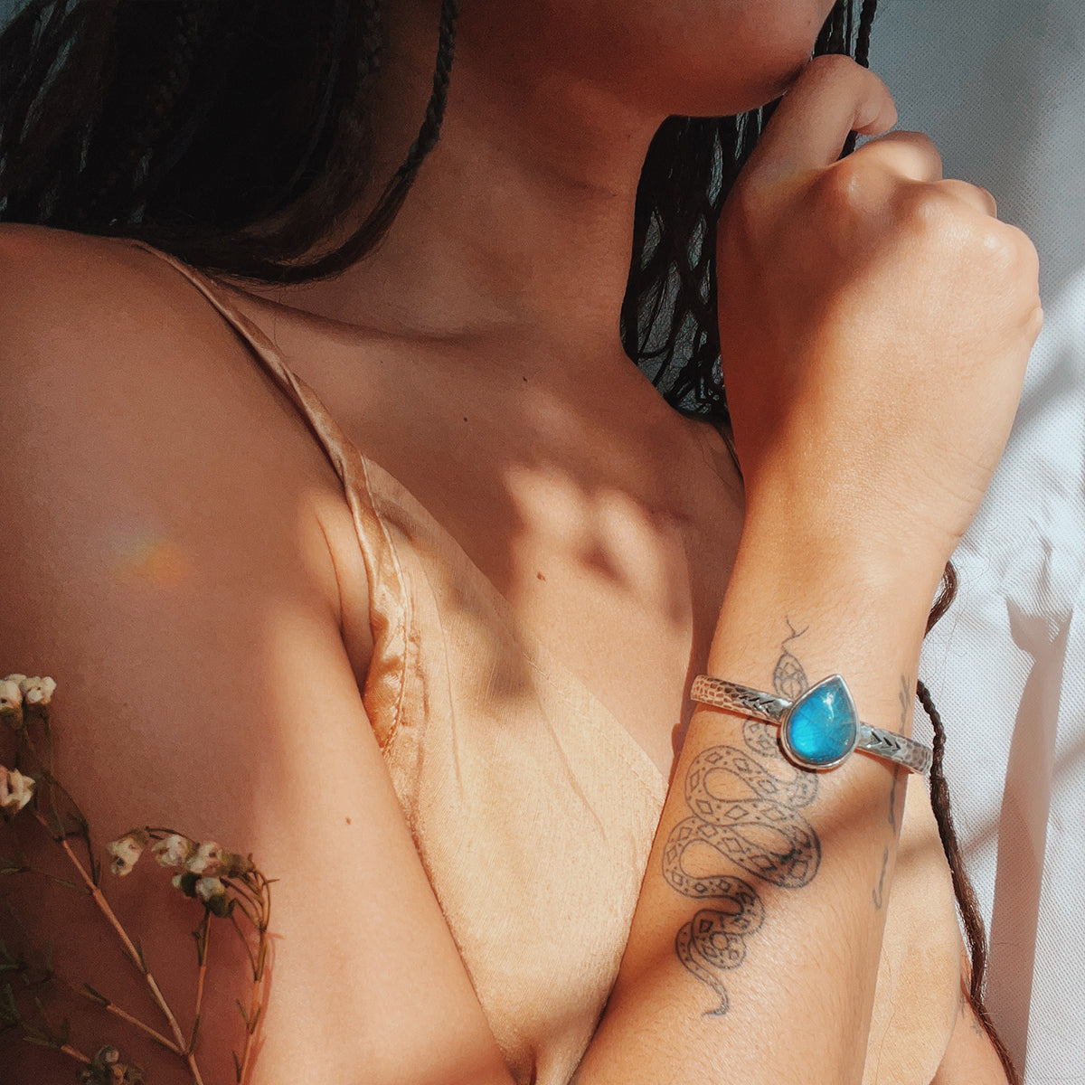 Heirloom cuff ||  Labradorite