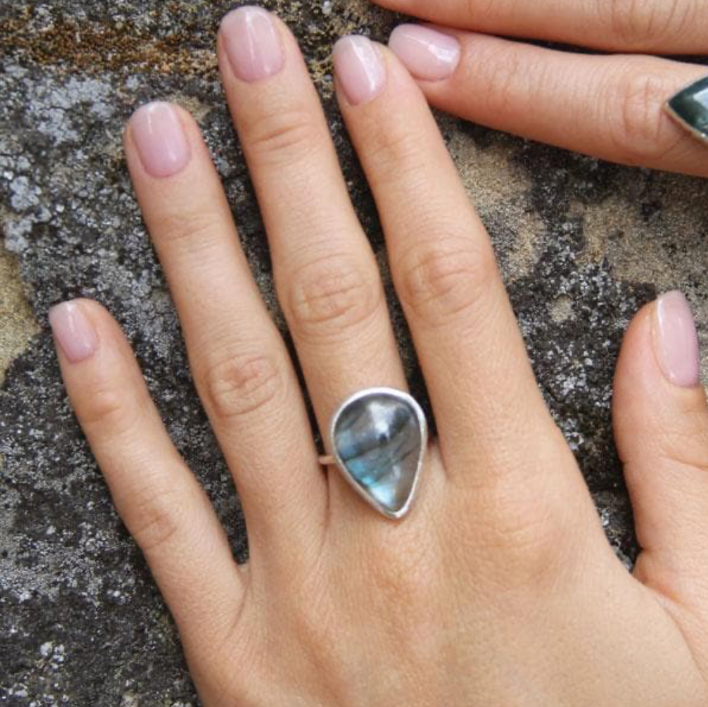 Labradorite Elfin Ring || slim Tear