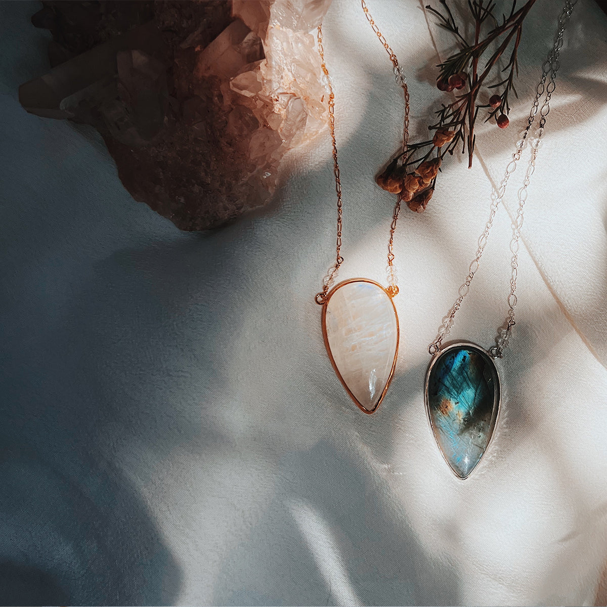 Labradorite Necklace || grand Tear