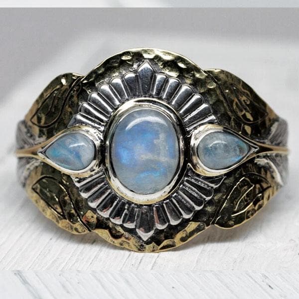 【Bahgsu Jewels】Rebirth moonstoneカフブレスレット Rebirth Cuff || moonstone - Bahgsu