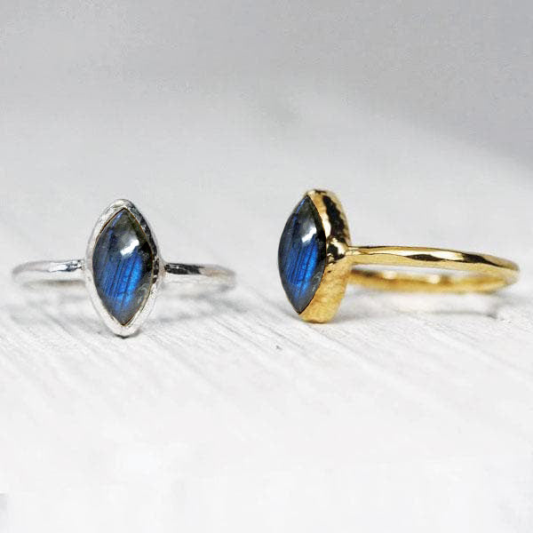 Labradorite Marquise Elfin Ring :: Petit