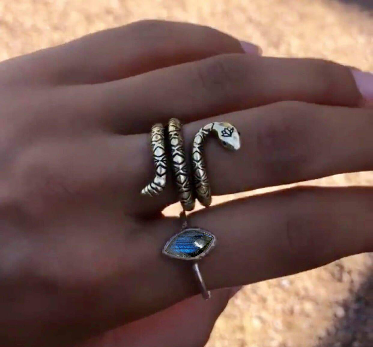 Labradorite Marquise Elfin Ring :: Petit