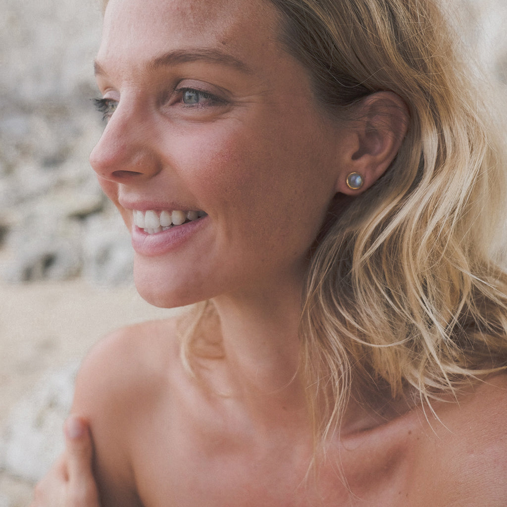 Sunbeam Stud :: Moonstone