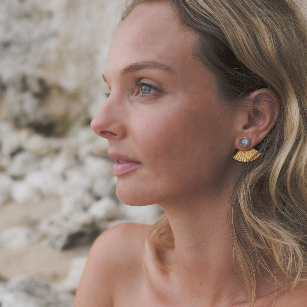 Sunbeam Stud :: Moonstone