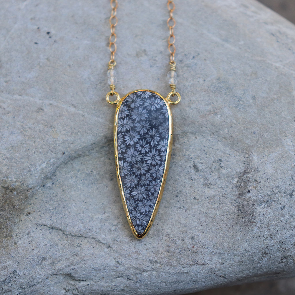 MIDNITE CORAL Necklace