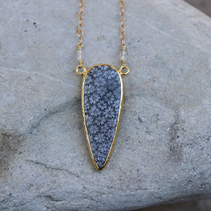 MIDNITE CORAL Necklace