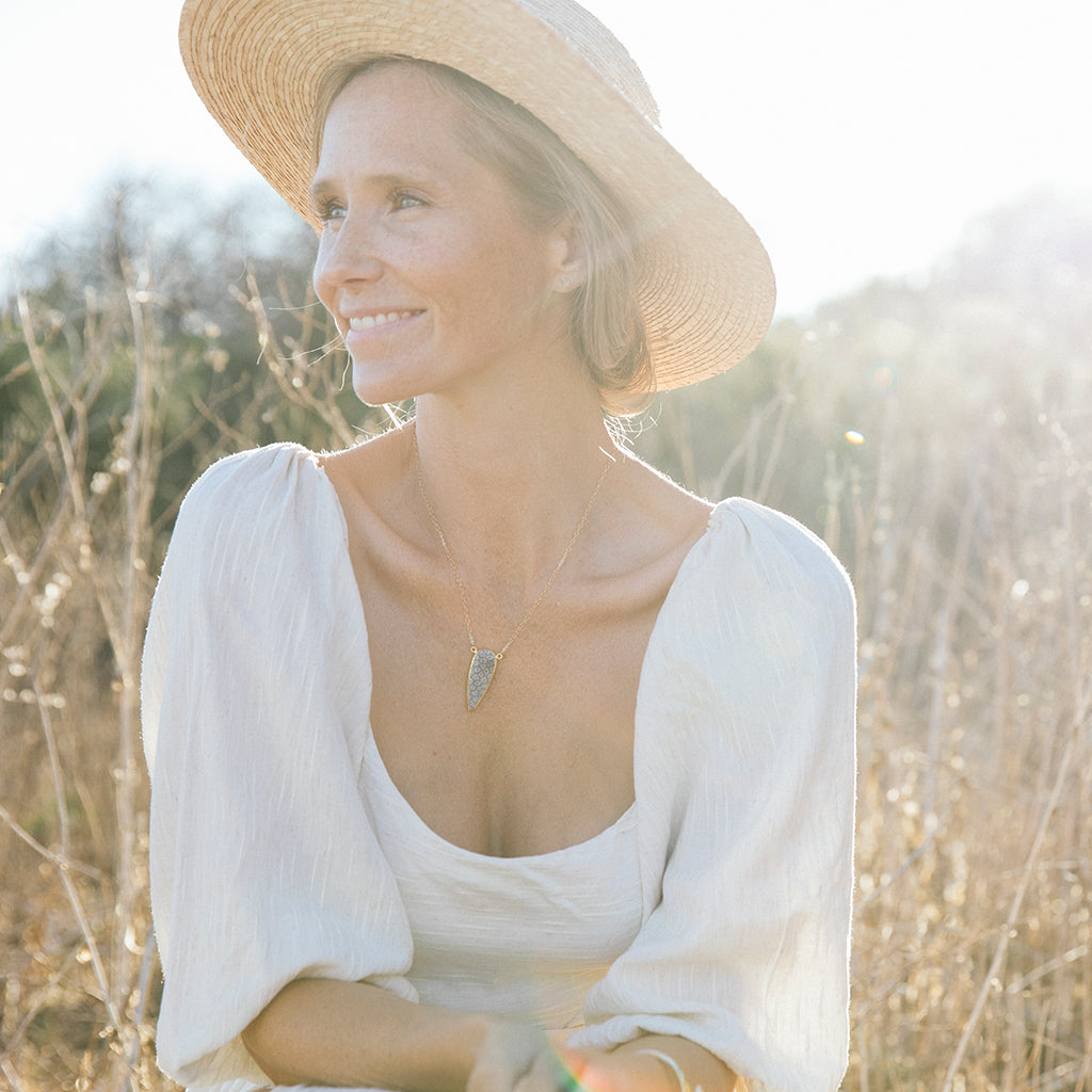 MIDNITE CORAL Necklace