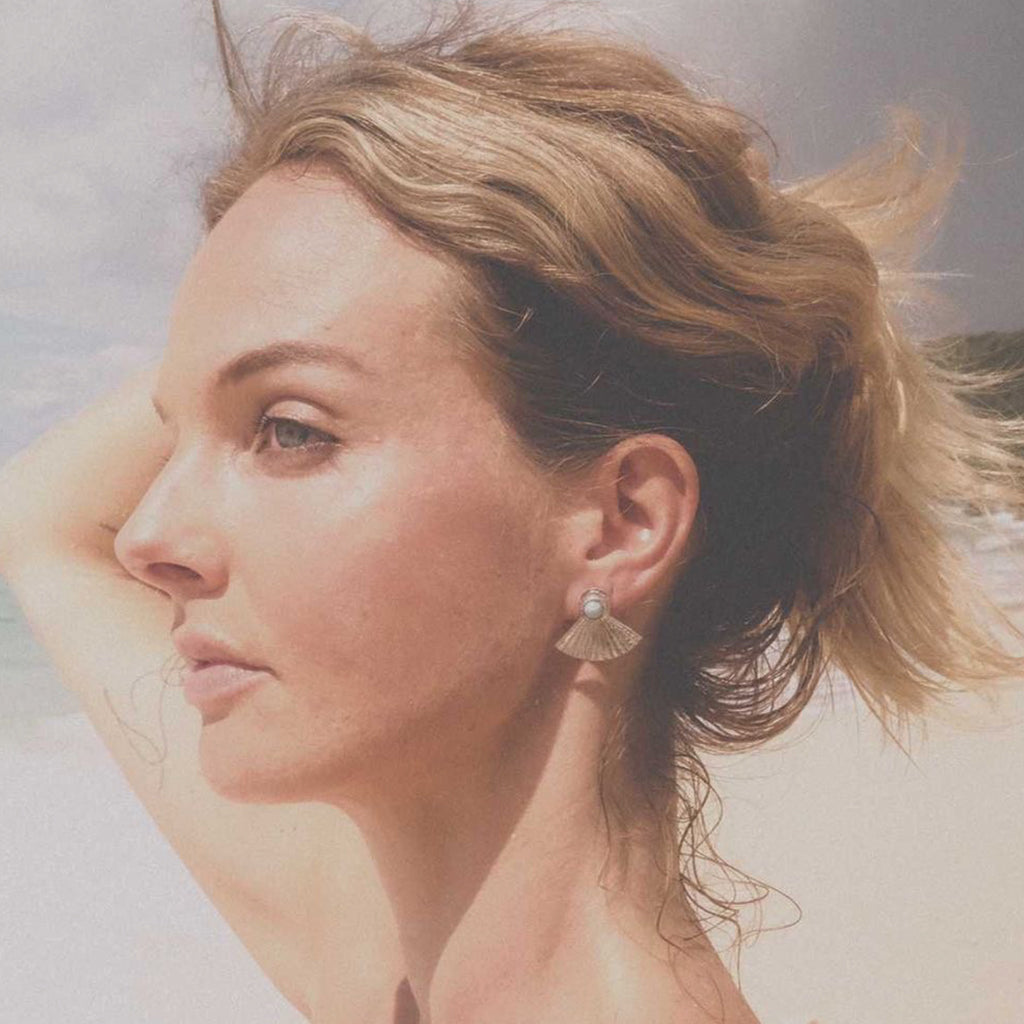 Sunbeam Stud :: Larimar