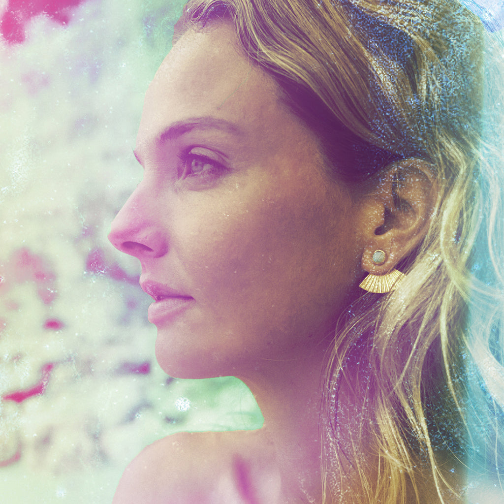 Sunbeam Stud :: Larimar