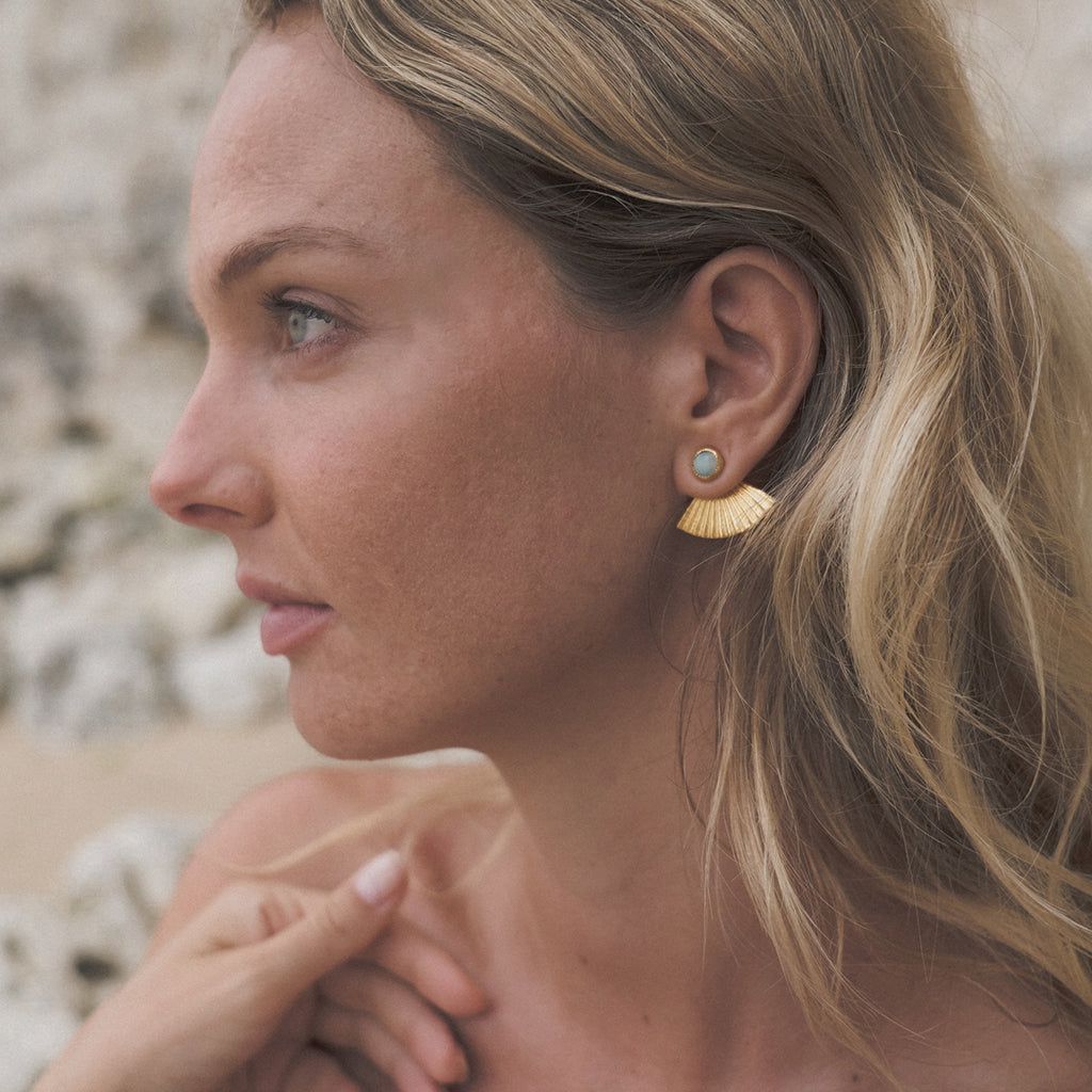 Sunbeam Stud :: Larimar