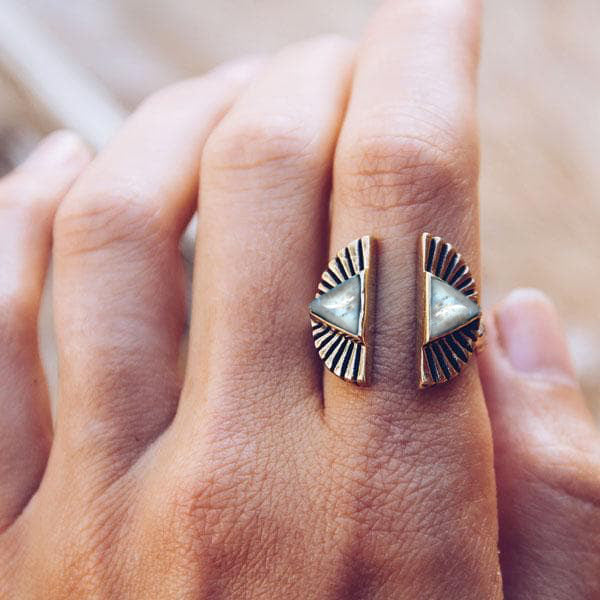 Shape Shift Ring || Moonstone