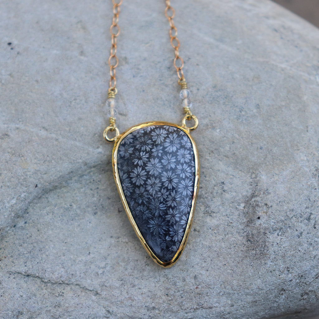 MIDNITE CORAL Necklace