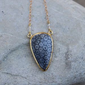 MIDNITE CORAL Necklace