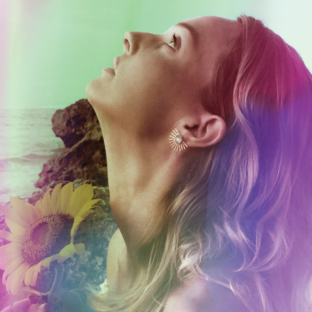 Light Ray Stud :: moonstone