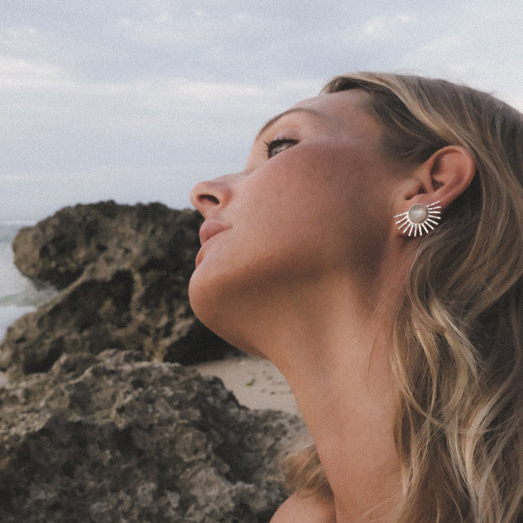 Light Ray Stud :: moonstone