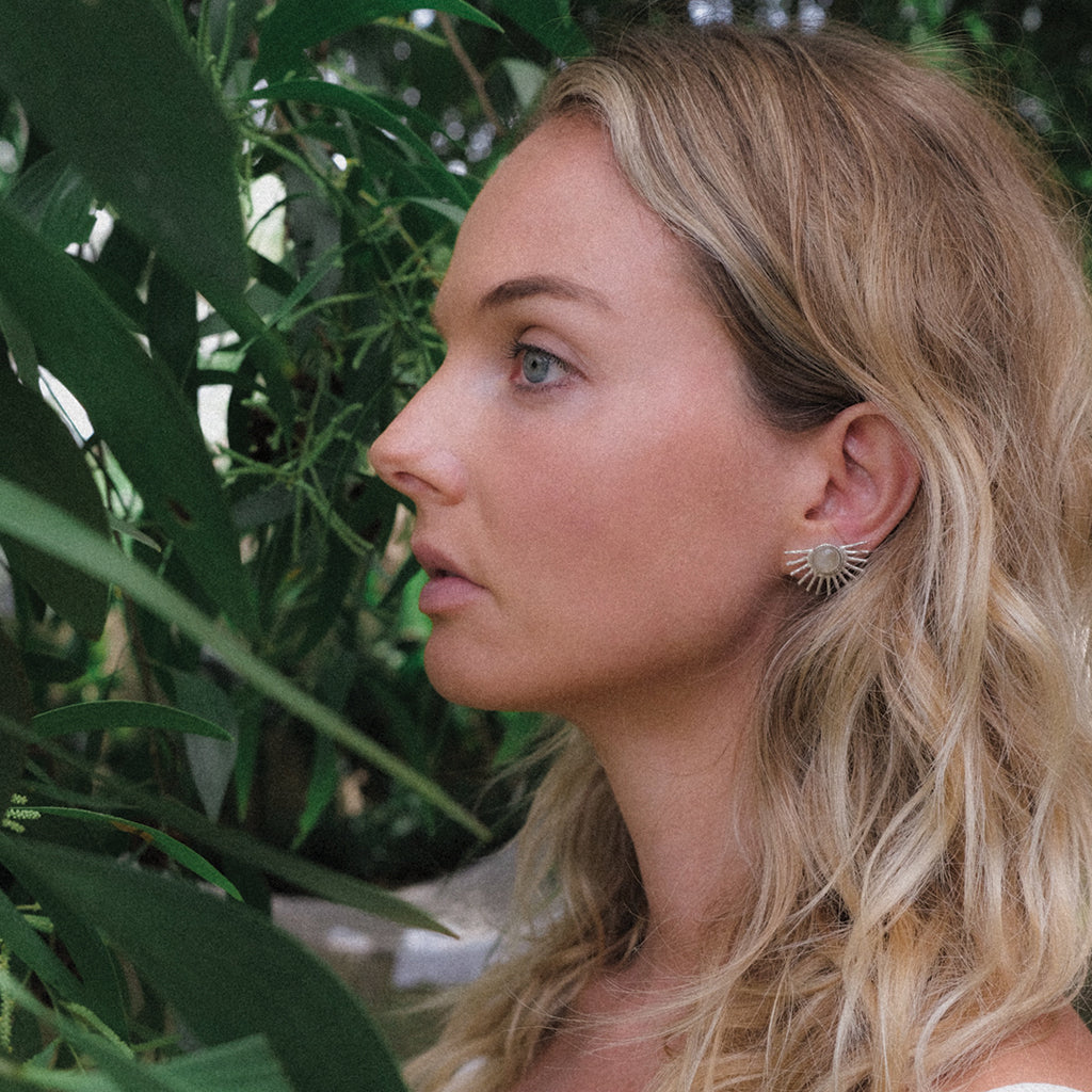 Light Ray Stud :: moonstone