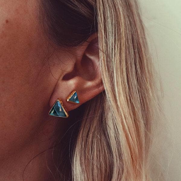 Grand Pyramid Studs :: Labradorite