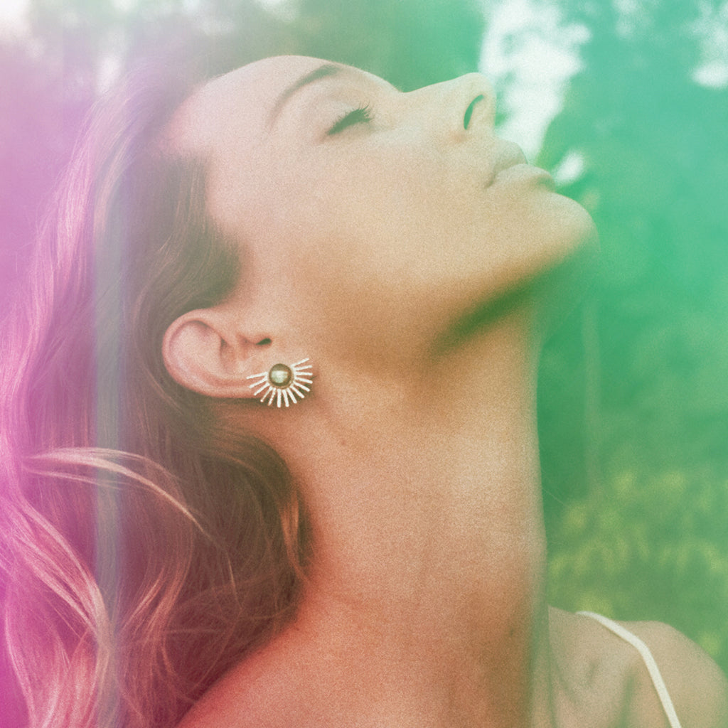 Light Ray Stud :: faceted labradorite