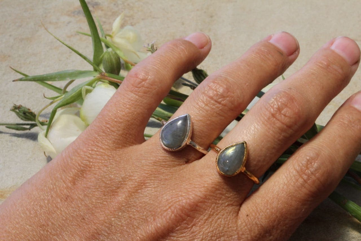 Labradorite Tear Elfin Ring