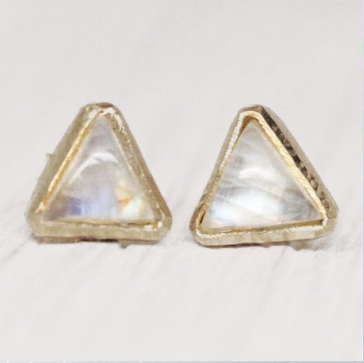 Grand Pyramid Studs :: Labradorite - Bahgsu Jewels