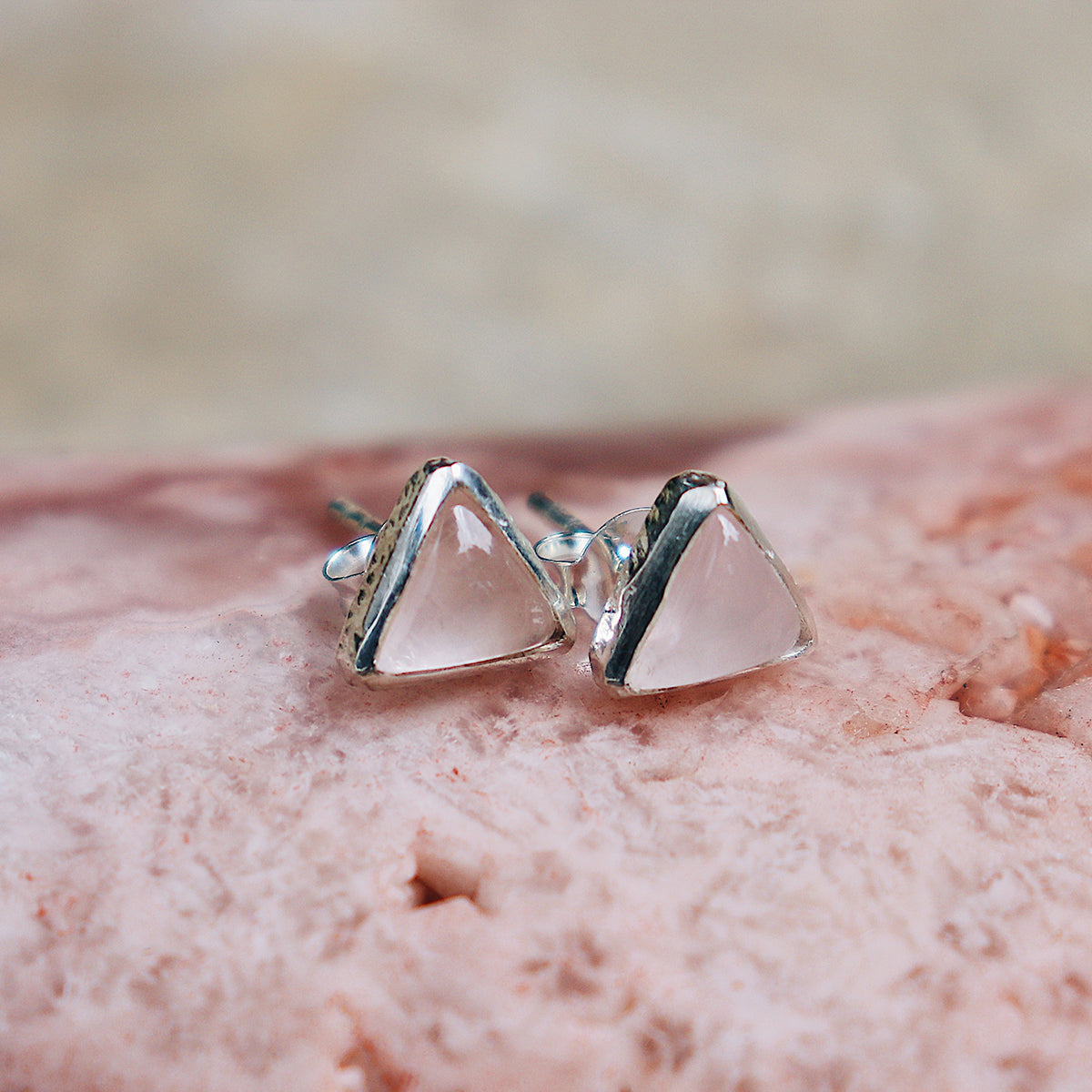 Grand Pyramid Studs : Rose Quartz