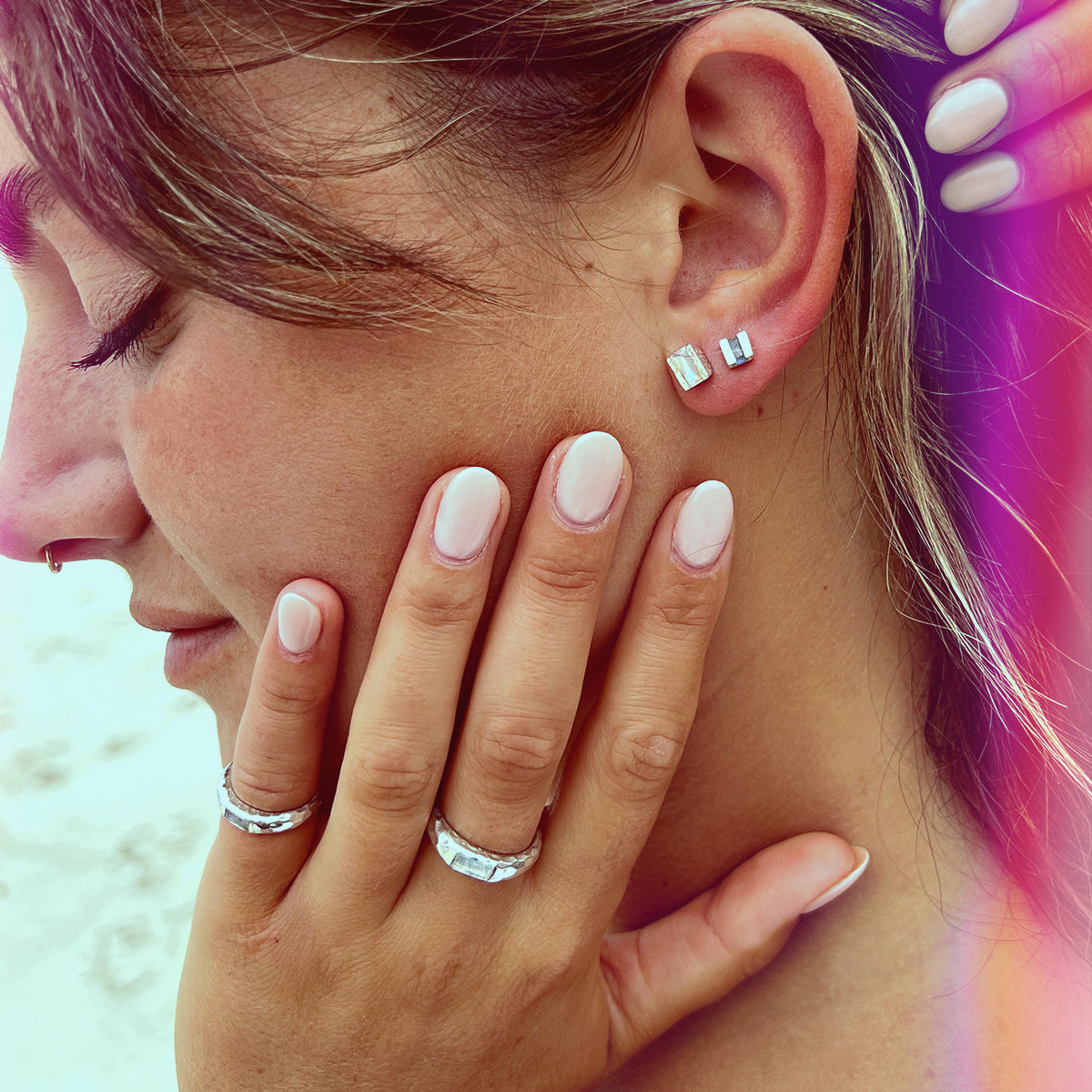 Divinity stud :: Moonstone